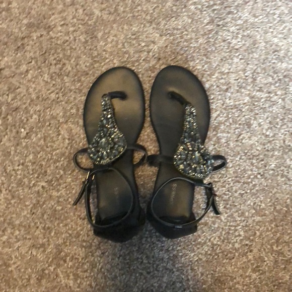 Black sequence sandal, express size 7! - Picture 2 of 2